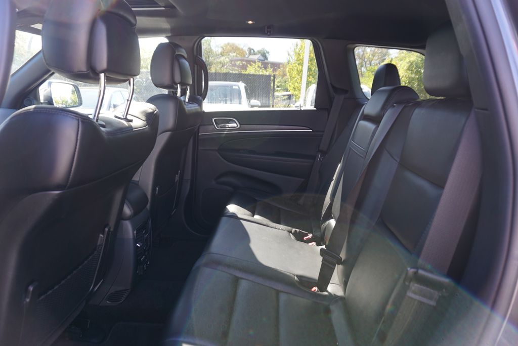 Thumbnail: 2018 Jeep Grand Cherokee - 11