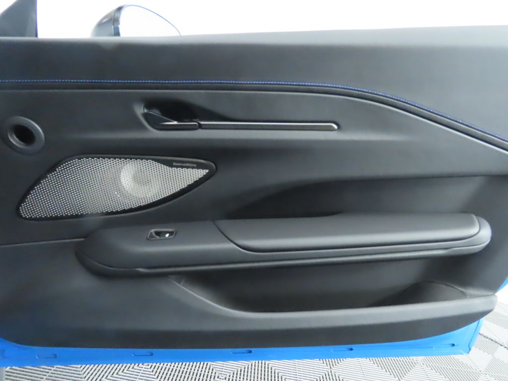 Thumbnail: 2025 Aston Martin Vantage - 23