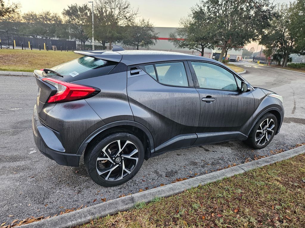 2020 Toyota C-HR LE 5