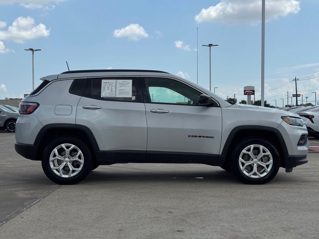 2024 Jeep Compass Latitude Silver at Toyota of Victoria