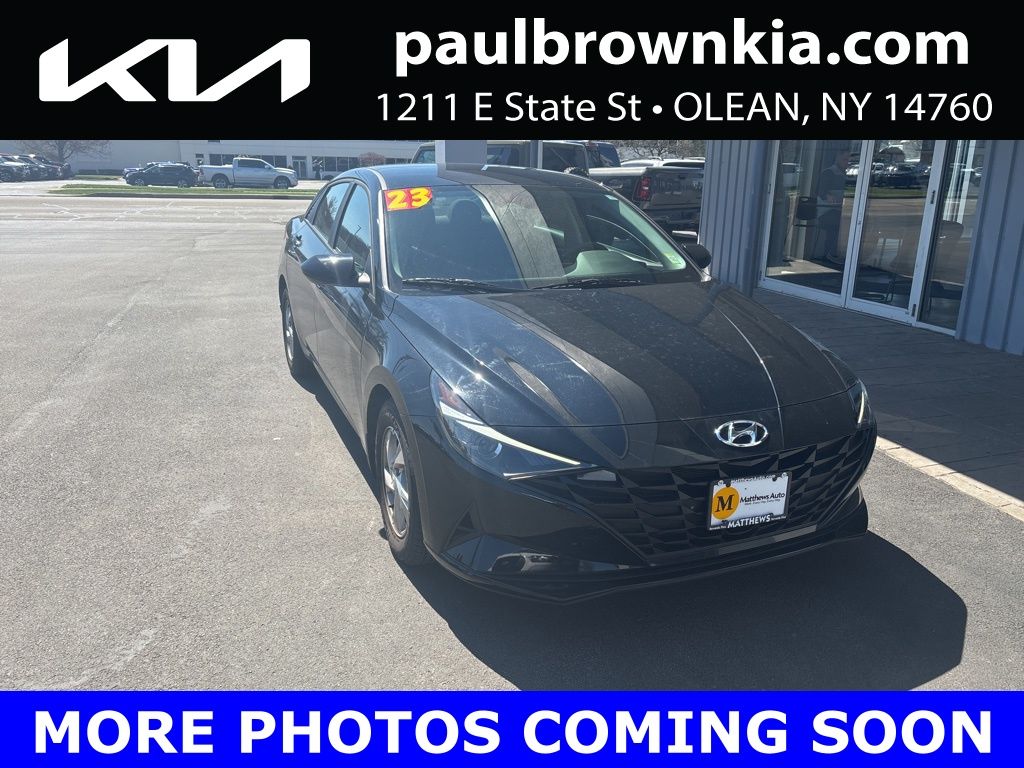 2023 Hyundai Elantra SE FWD