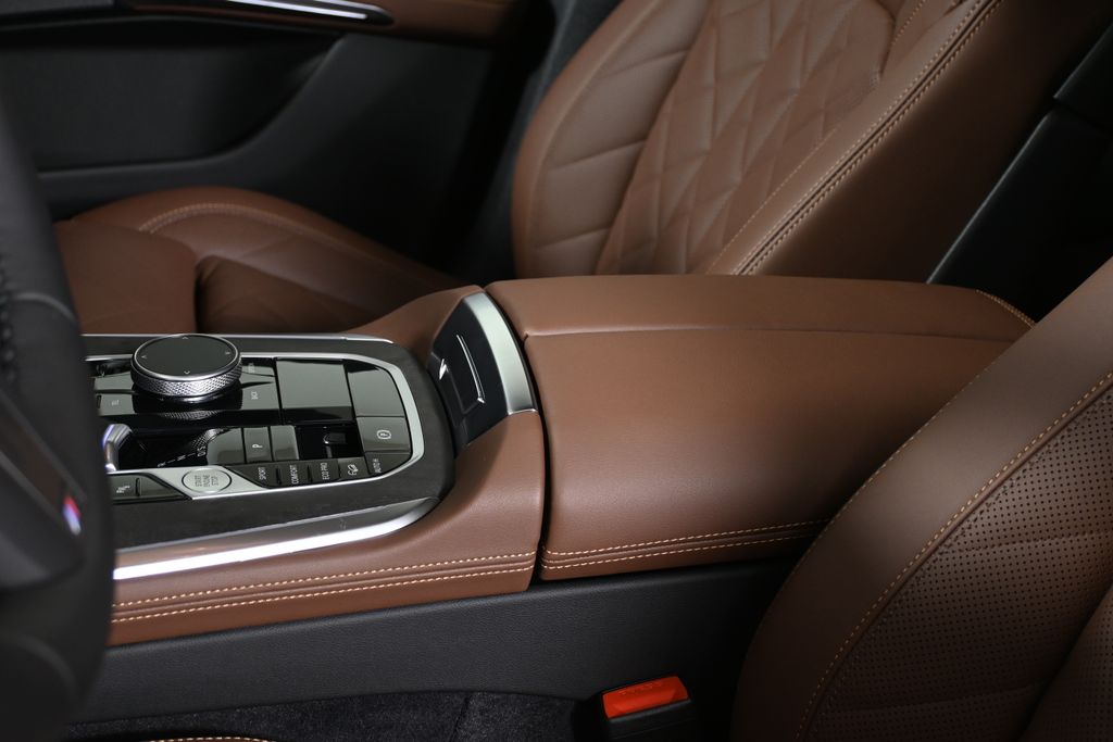 Thumbnail: 2026 BMW X5 - 25