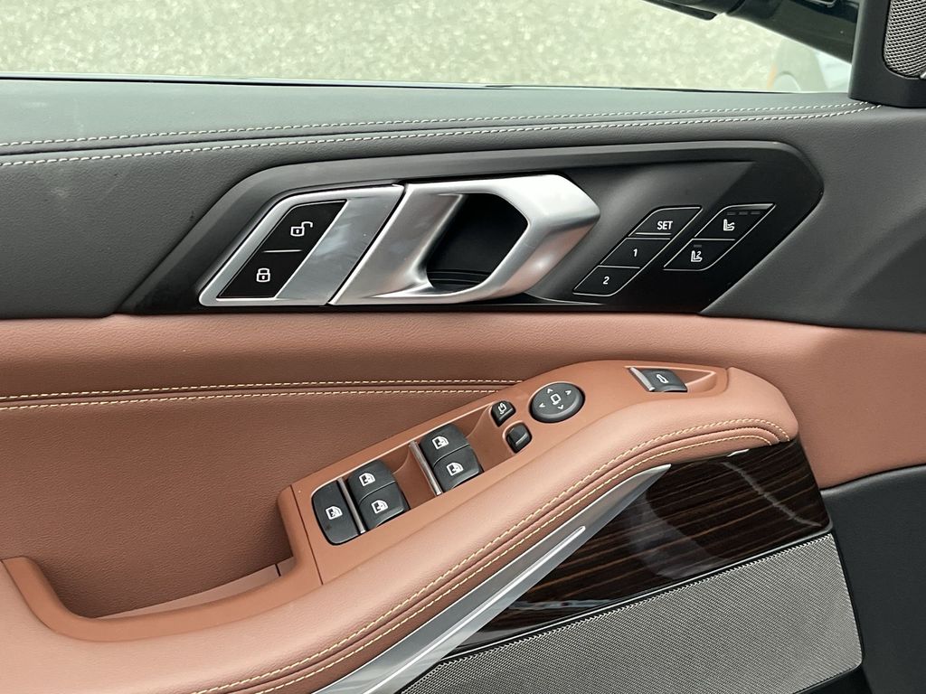 Thumbnail: 2026 BMW X5 - 13