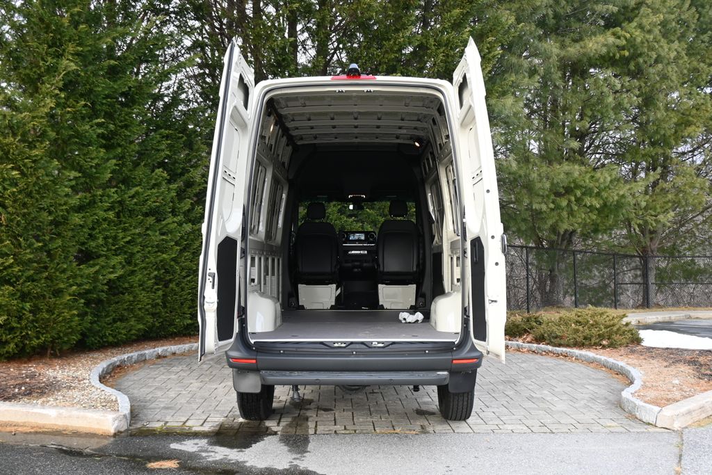 Thumbnail: 2026 Mercedes-Benz Sprinter - 27