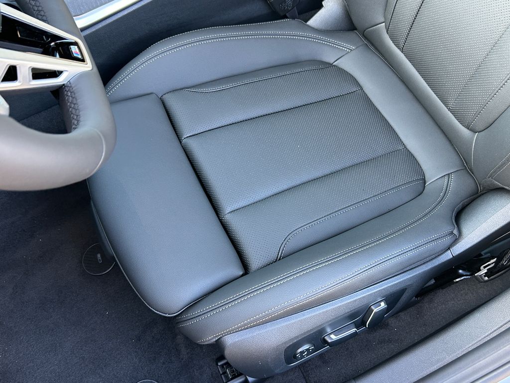 Thumbnail: 2025 BMW i4 - 15