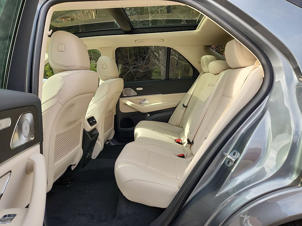 Thumbnail: 2026 Mercedes-Benz GLE - 6