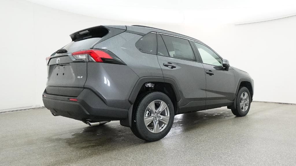 2025 Toyota RAV4 XLE 2