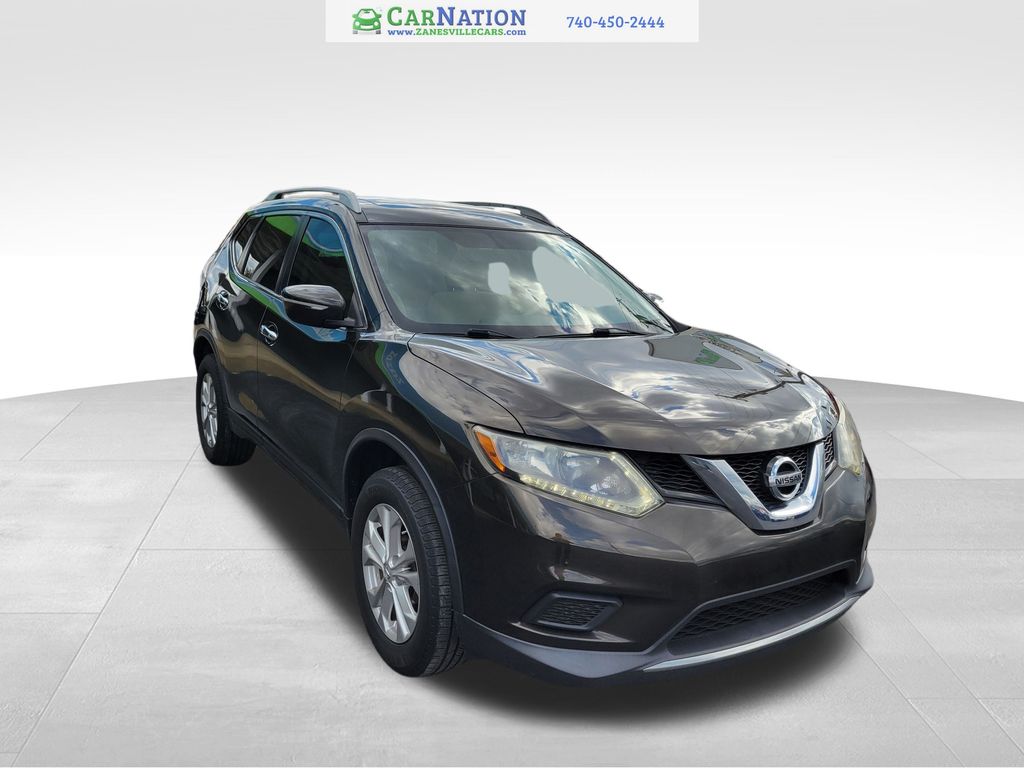 2015 Nissan Rogue SV photo 2