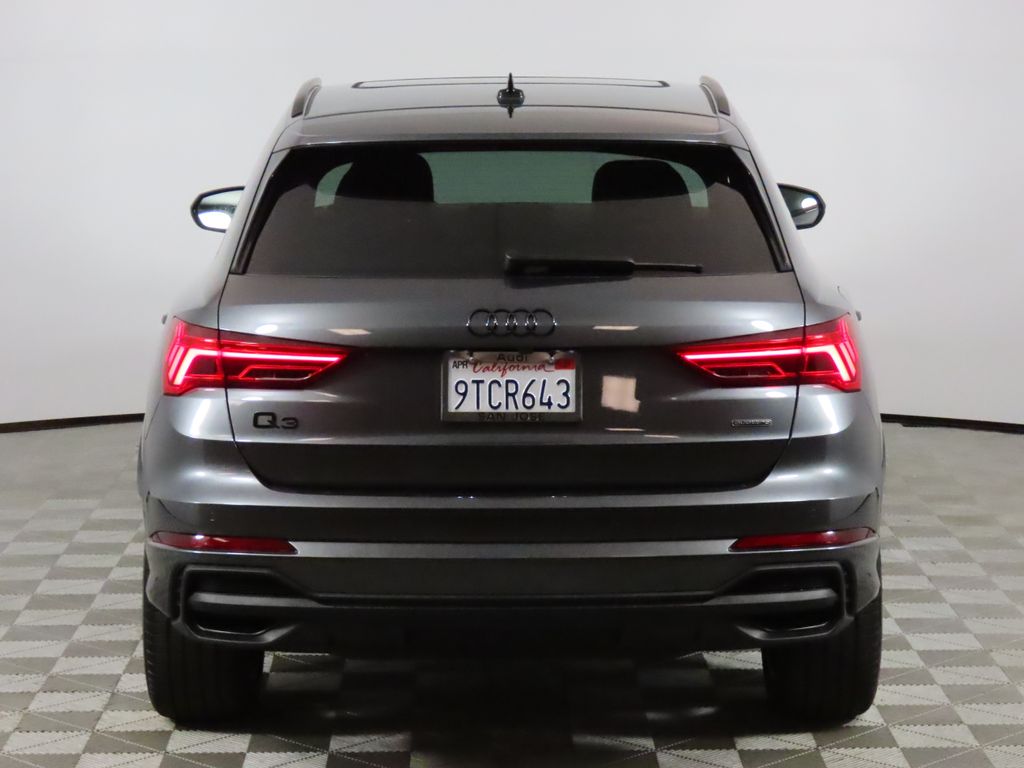 Thumbnail: 2025 Audi Q3 - 4
