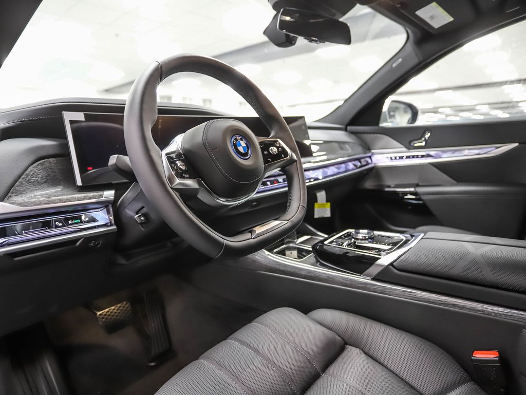 2024 BMW i7 eDrive50 10