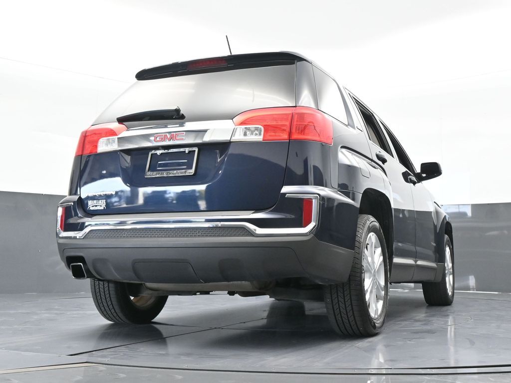 Used 2017 Dark Sapphire Blue Metallic GMC SLE-2 image 55