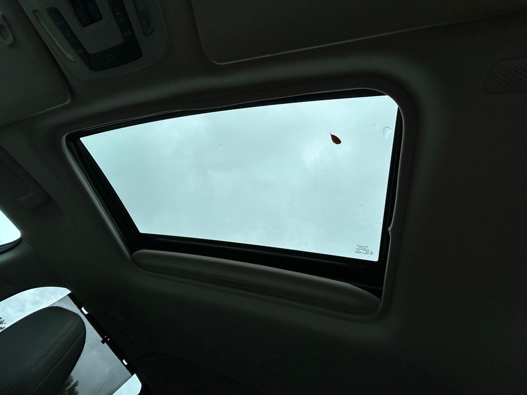 Thumbnail: 2021 Toyota Sienna - 31