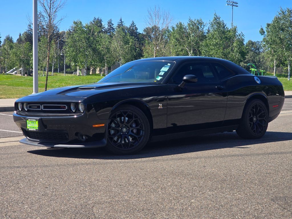 Pitch Black Clearcoat 2015 Dodge Challenger Coupe Rear-Wheel Drive 6-Speed Manual