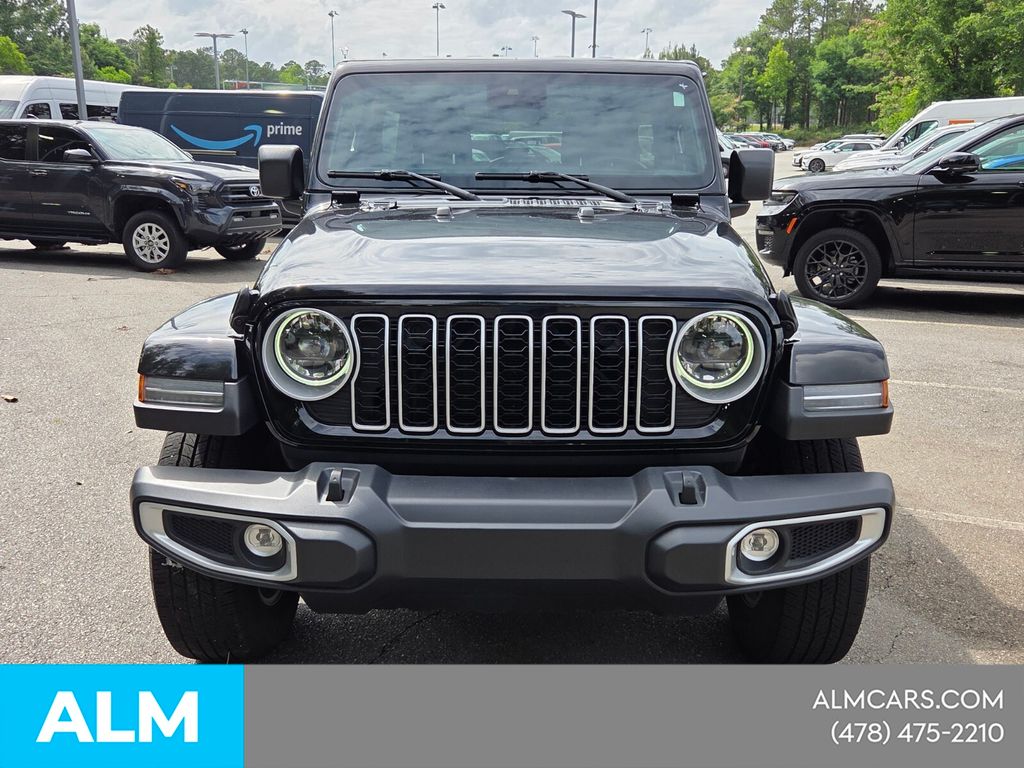 Used 2025 Black Jeep Sahara image 3