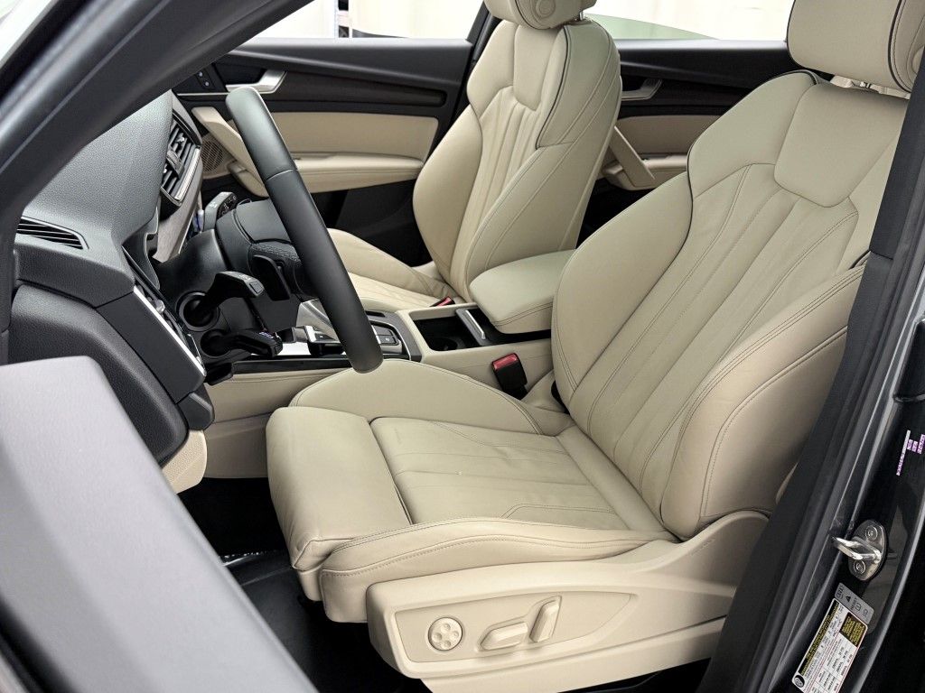 Thumbnail: 2022 Audi Q5 - 32