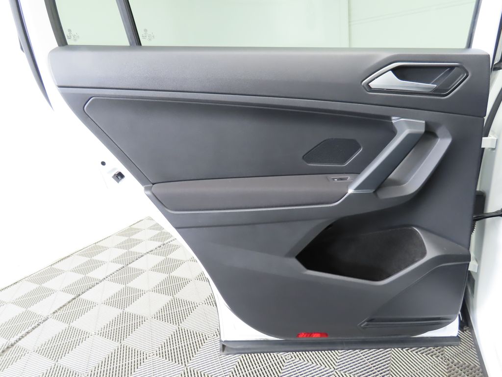 Thumbnail: 2018 Volkswagen Tiguan - 24