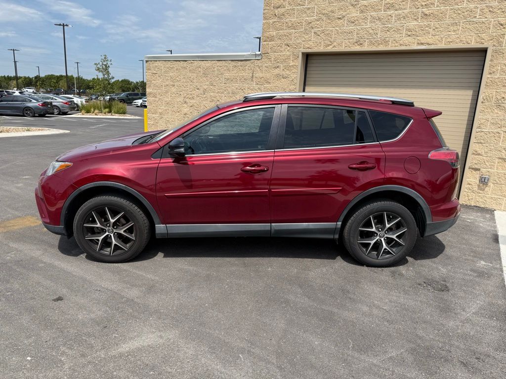 Thumbnail: 2018 Toyota RAV4 - 7