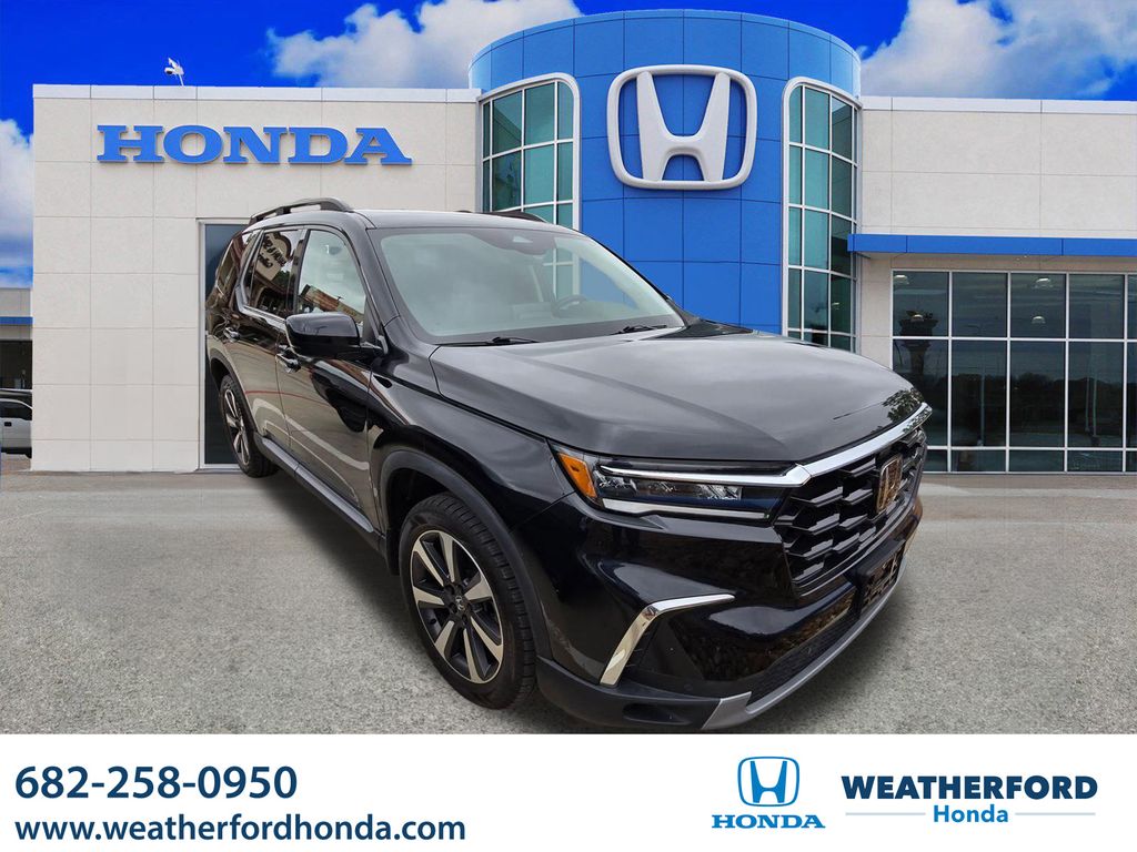2023 Honda Pilot Touring AWD's photo
