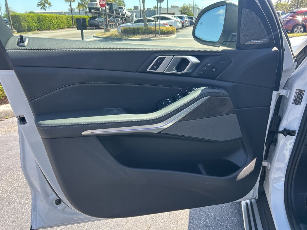 Thumbnail: 2026 BMW X5 - 15