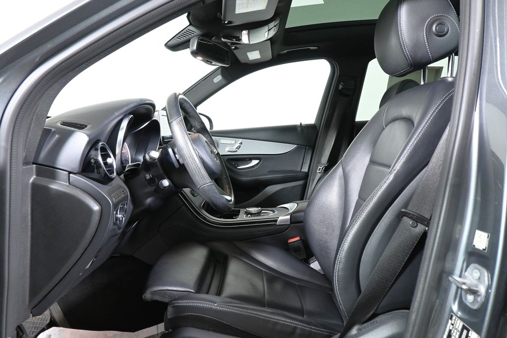 Thumbnail: 2019 Mercedes-Benz GLC - 3