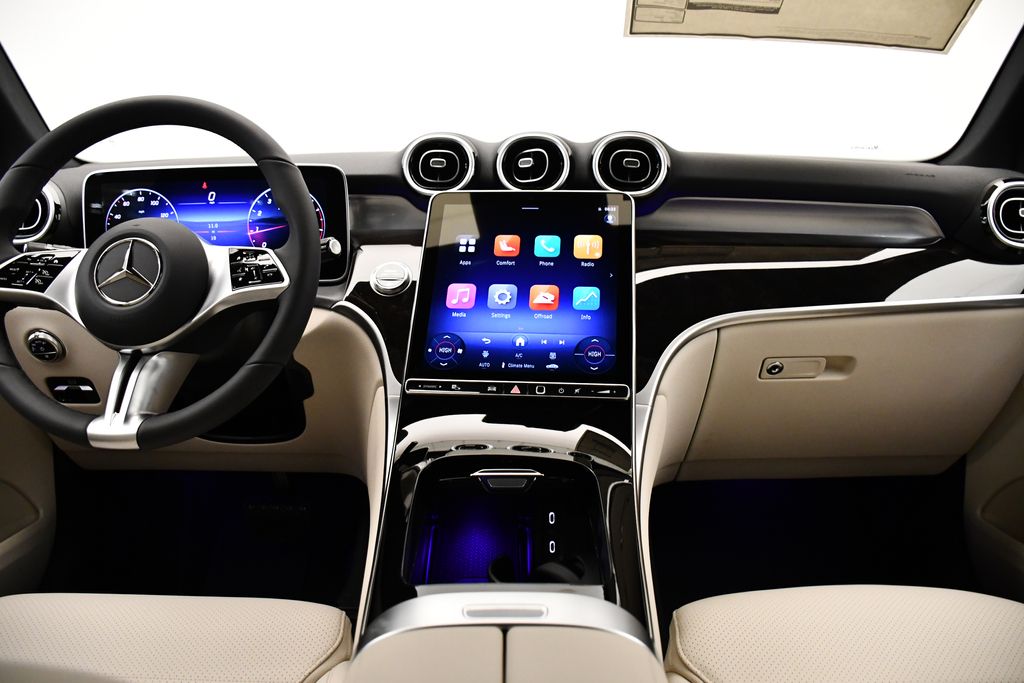 Thumbnail: 2025 Mercedes-Benz GLC - 17