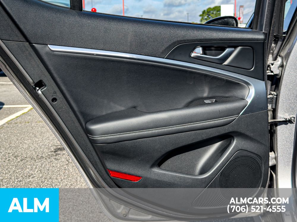 Used 2025 Silver Genesis 2.5T image 11