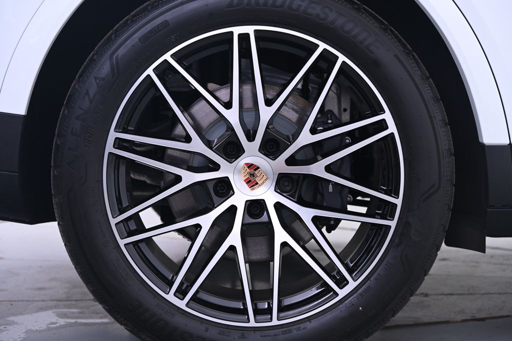 Thumbnail: 2025 Porsche Cayenne - 17