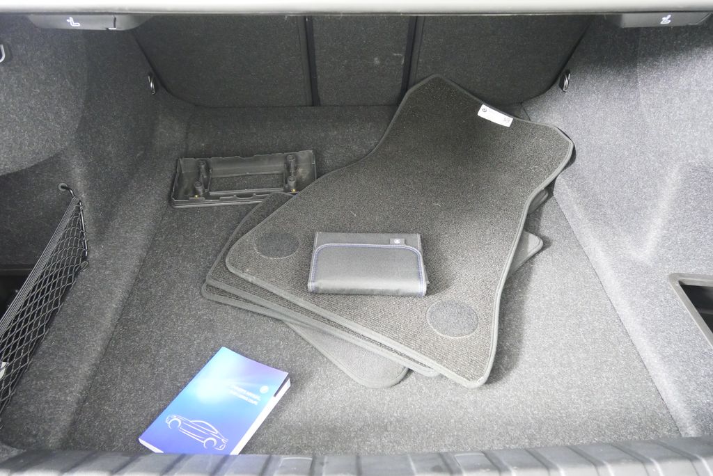 Thumbnail: 2025 BMW 4 Series - 14