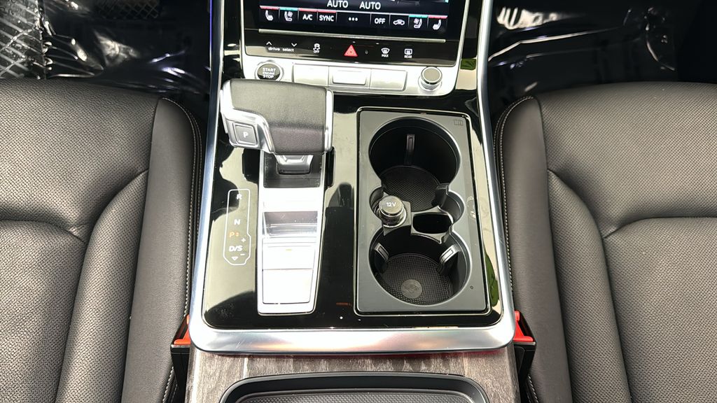 Thumbnail: 2023 Audi Q8 - 23