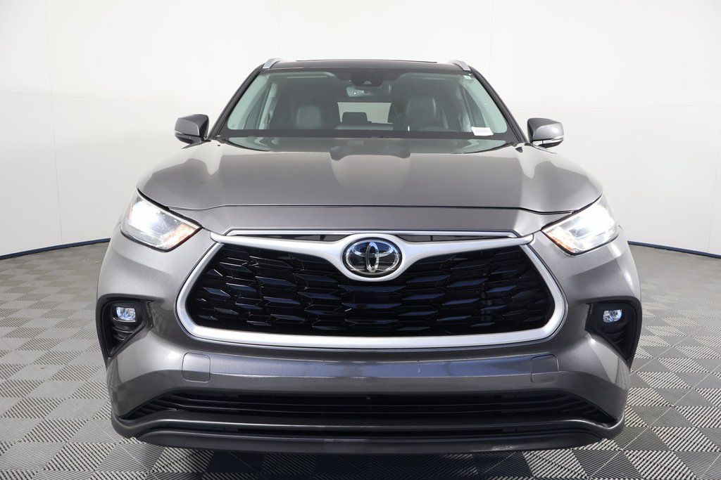 Thumbnail: 2023 Toyota Highlander - 2