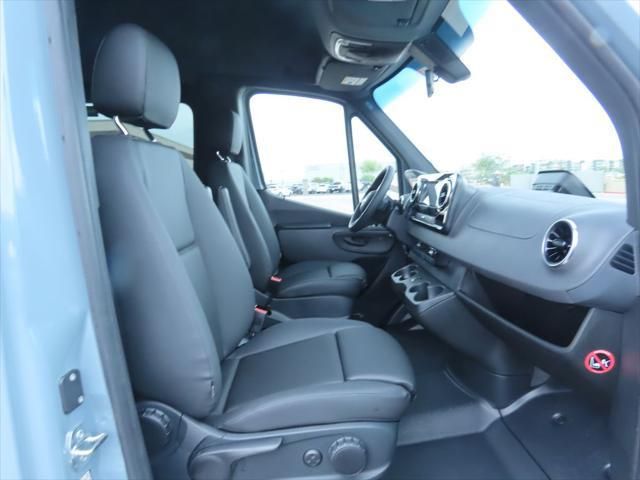 Thumbnail: 2025 Mercedes-Benz Sprinter - 20