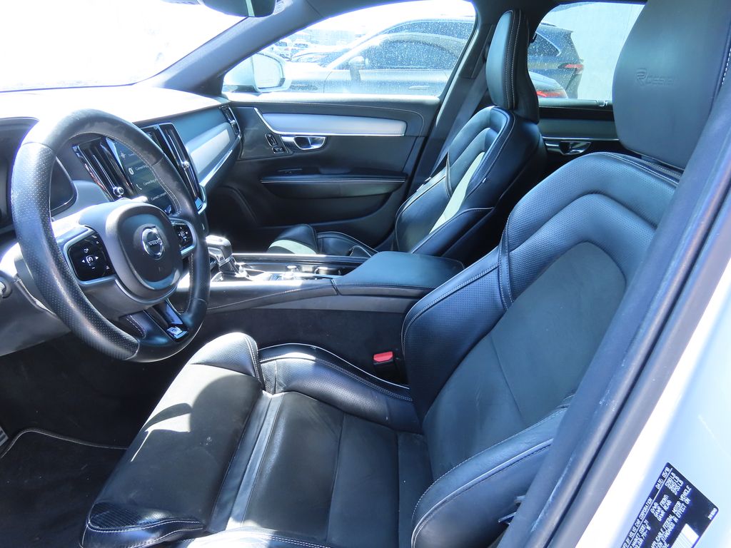 Thumbnail: 2019 Volvo V90 - 10