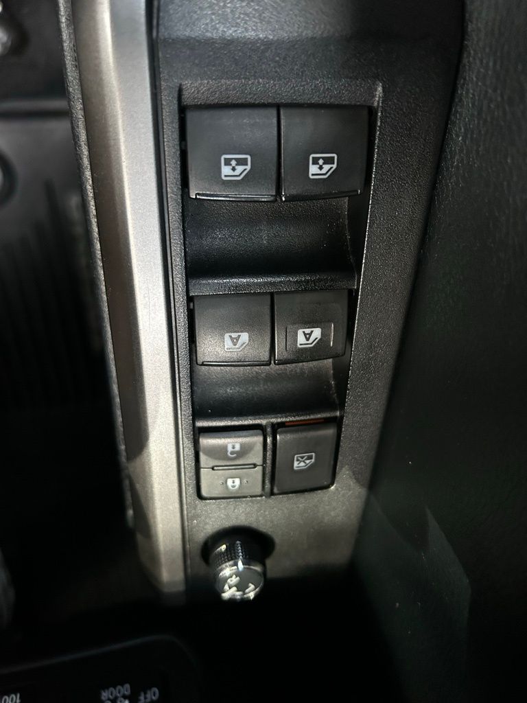 2016 Toyota Tacoma Limited 27
