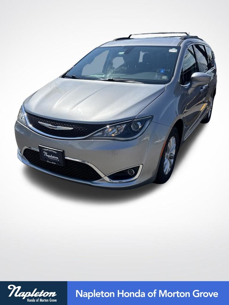 Billet Silver Metallic Clearcoat 2017 Chrysler Pacifica Minivan Front-Wheel Drive 9-Speed Automatic