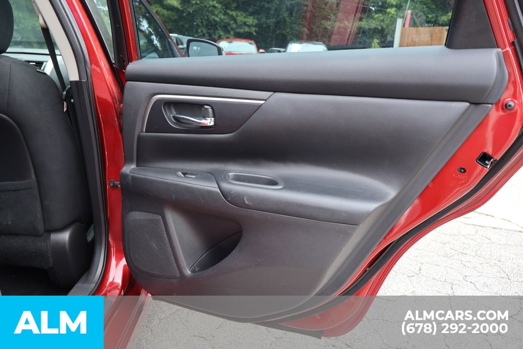 Used 2015 Red Nissan 2.5 SV image 24