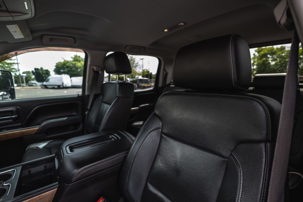 2015 Chevrolet Silverado 2500HD Built After Aug 14 LTZ thumbnail 24