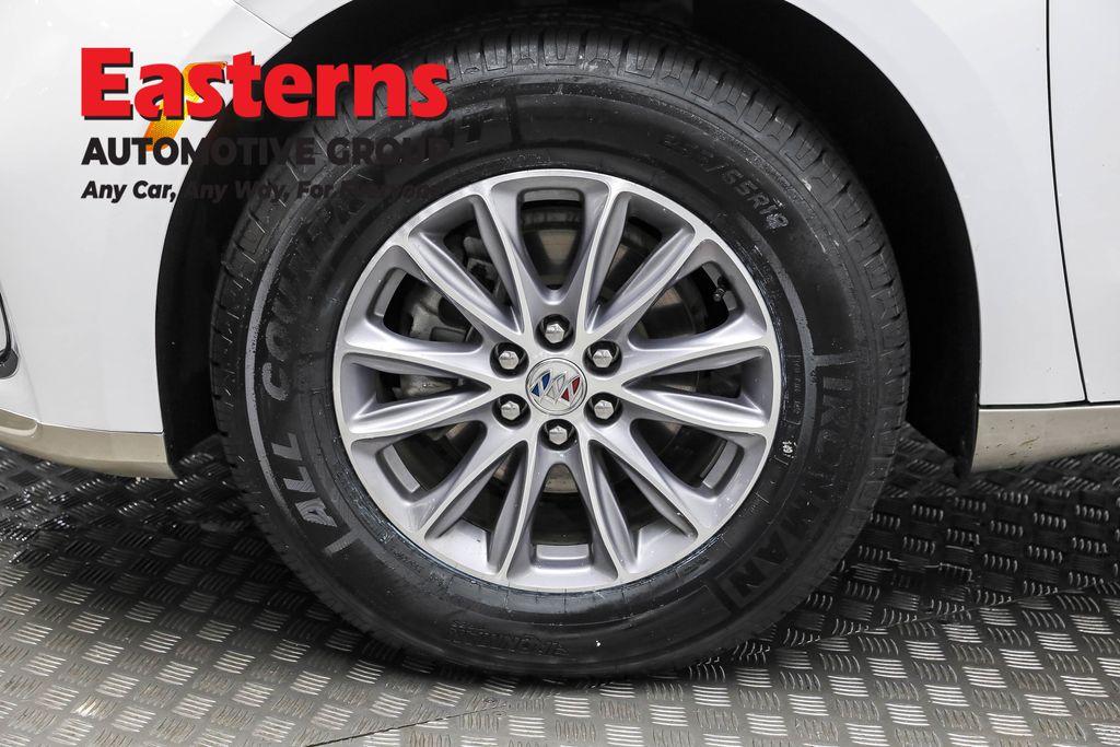 Used 2024 White Buick Premium Group image 36