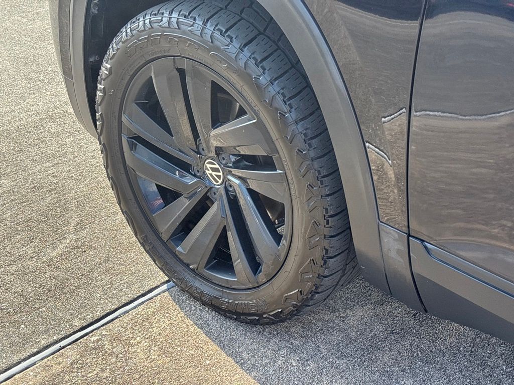 2021 Volkswagen Atlas 2.0T SE w/Technology Black at Parkway Family Mazda