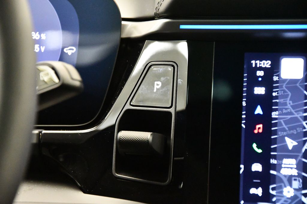 2024 Porsche Macan T 27