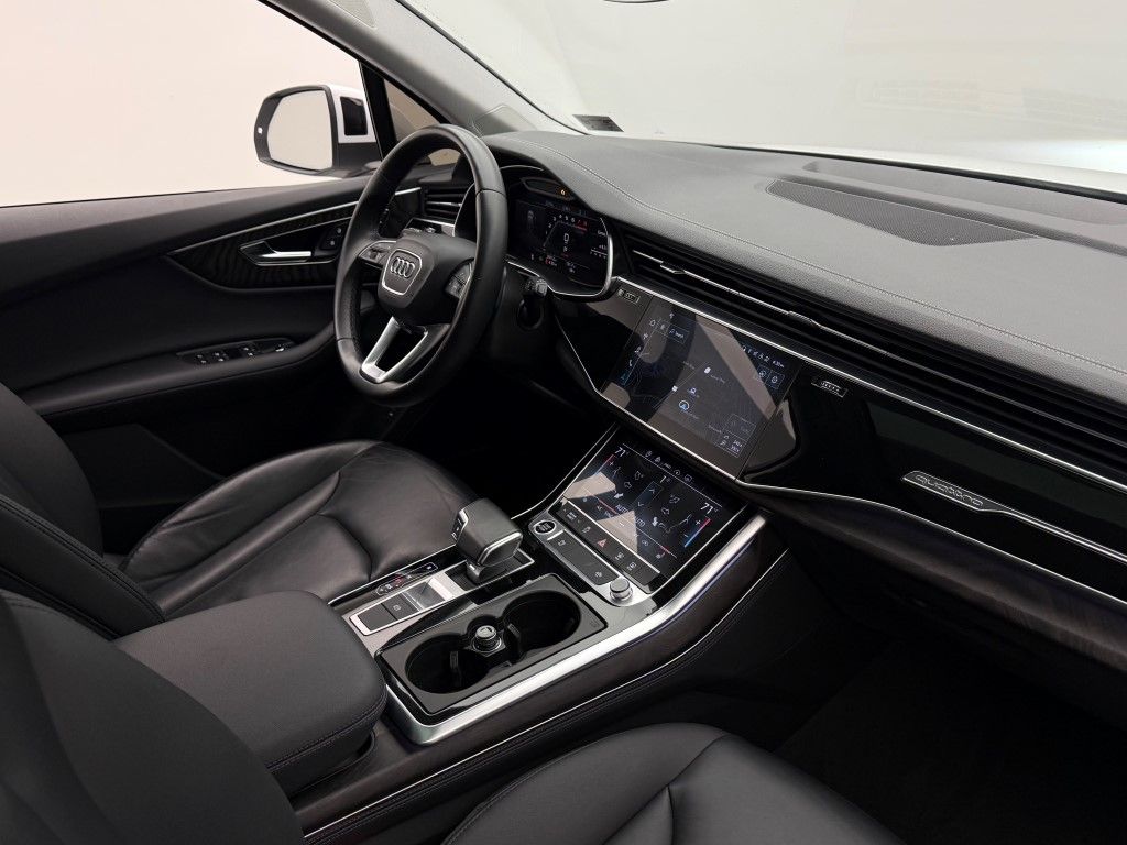 Thumbnail: 2023 Audi Q7 - 16