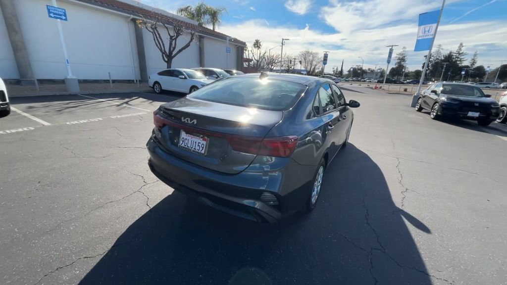 Thumbnail: 2023 Kia Forte - 8