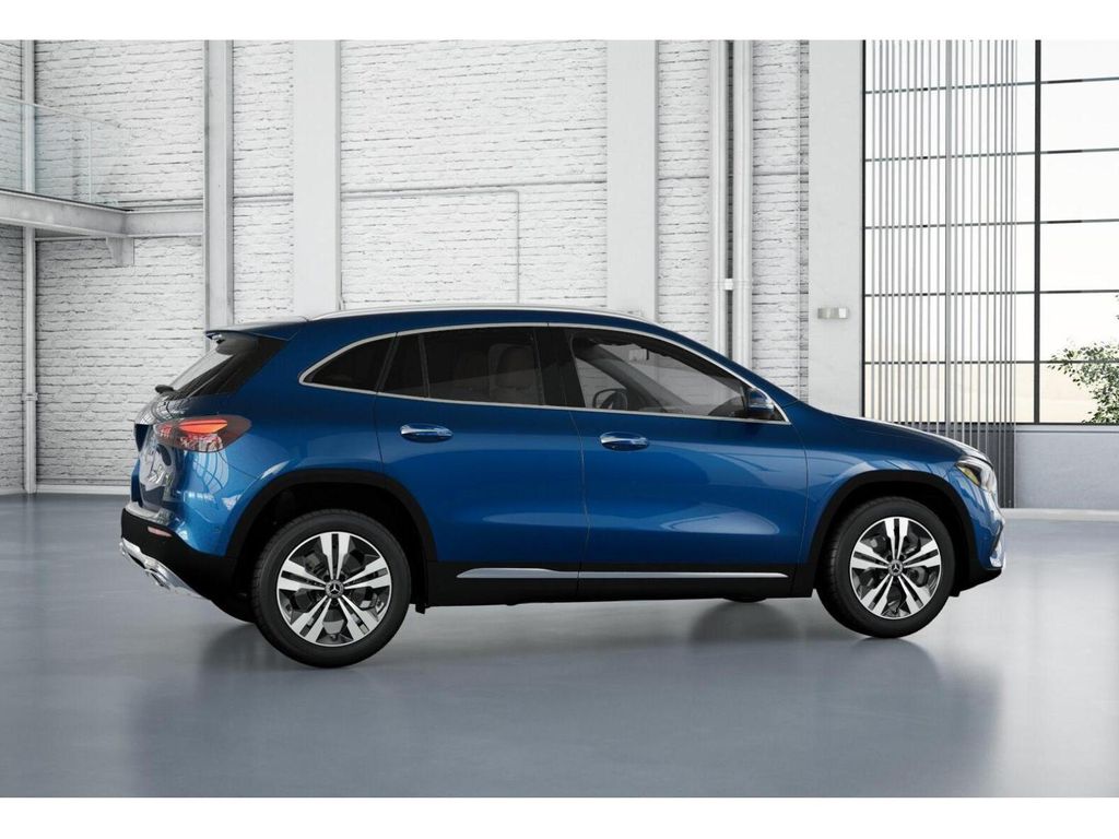 2025 Mercedes-Benz GLA 250 4MATIC 18