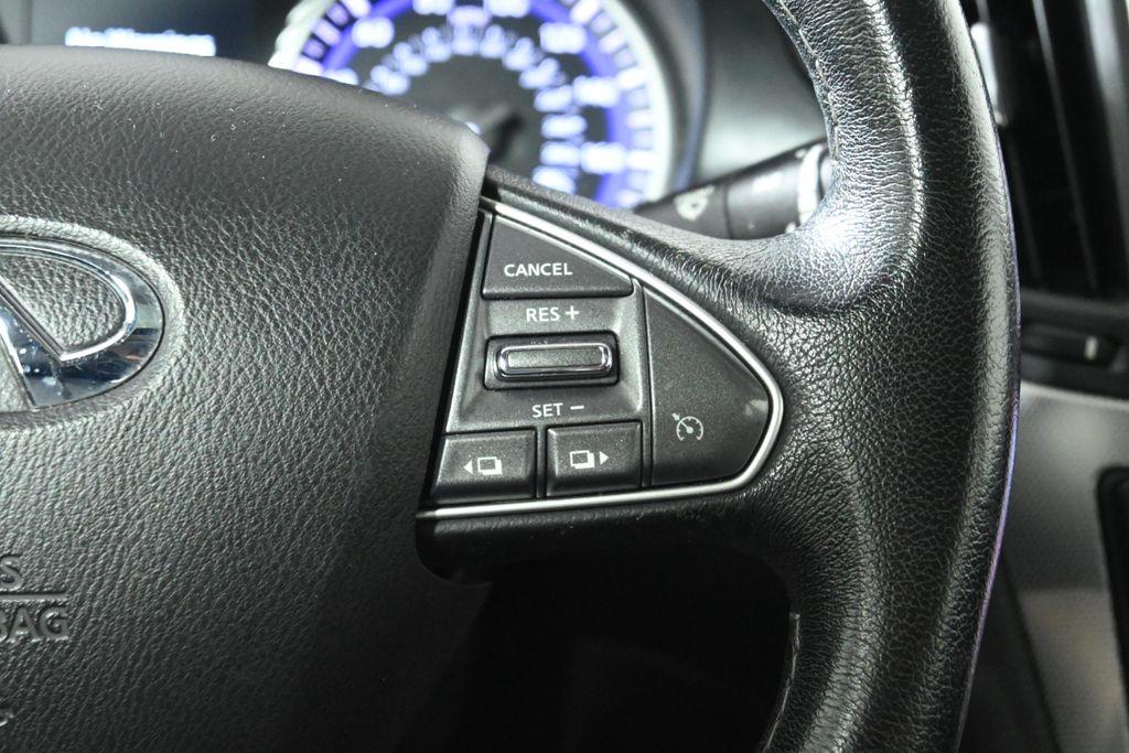 Thumbnail: 2016 INFINITI Q50 - 17