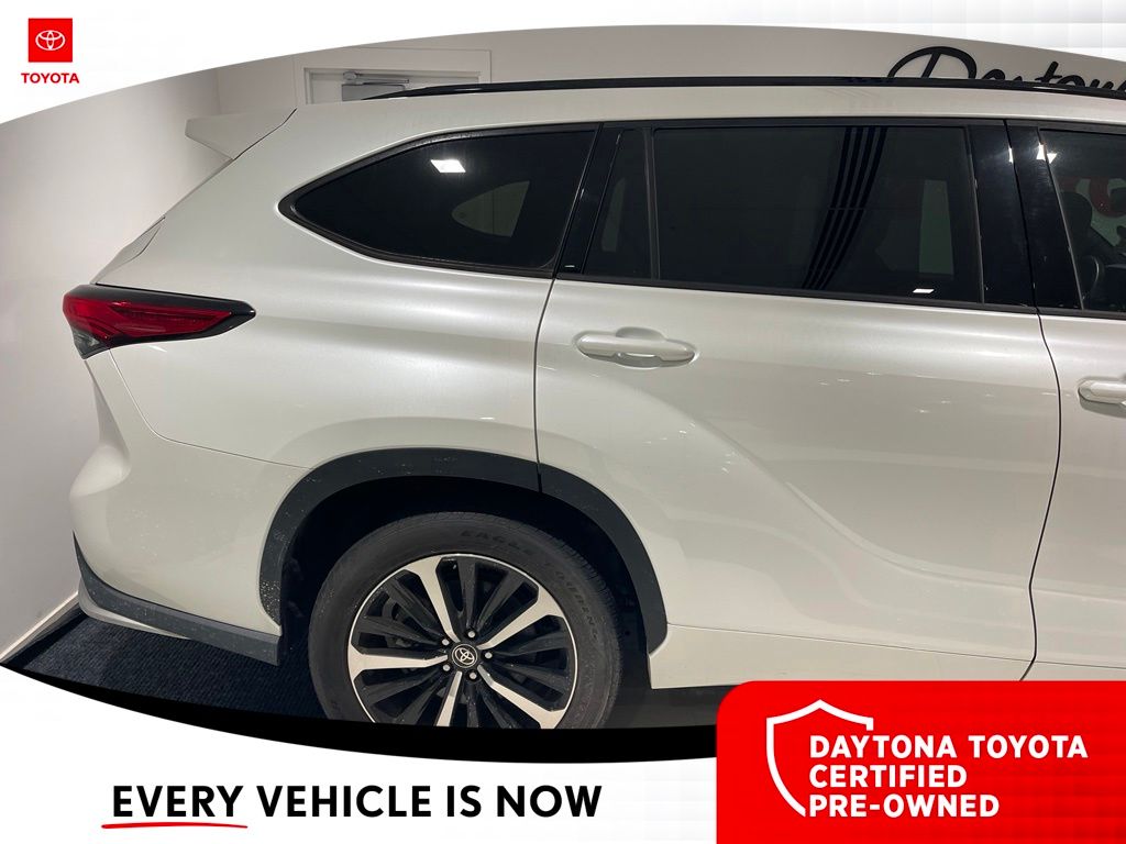2022 Toyota Highlander XSE - Photo 8