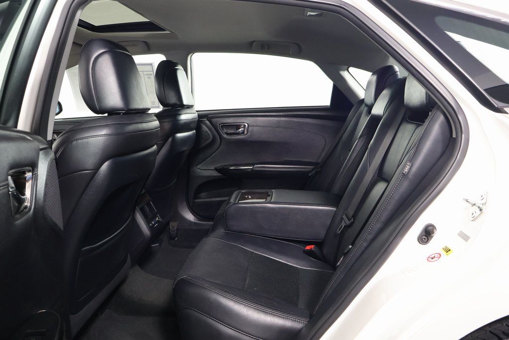 2013 Toyota Avalon Limited 11
