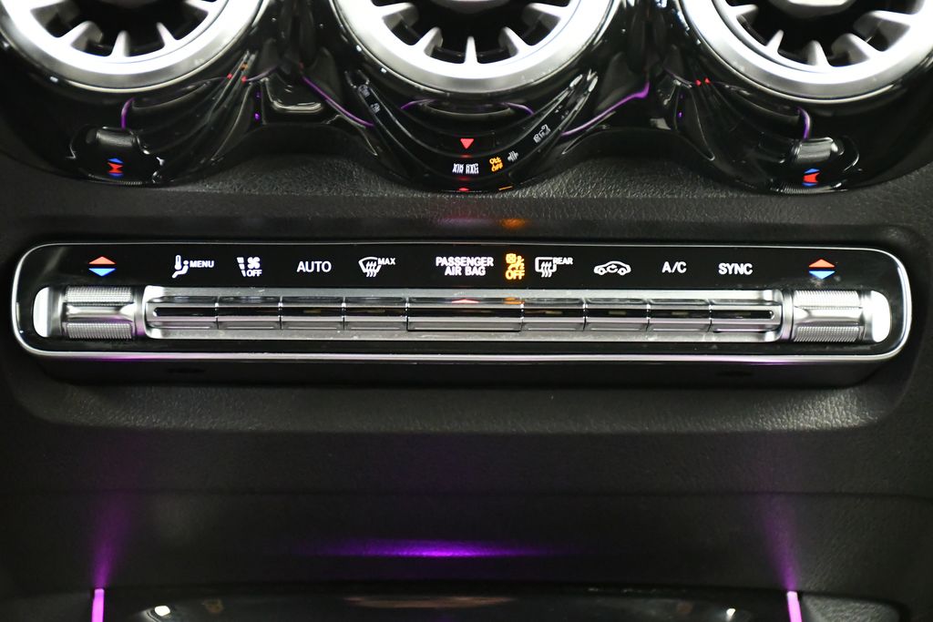 Thumbnail: 2021 Mercedes-Benz GLB - 28