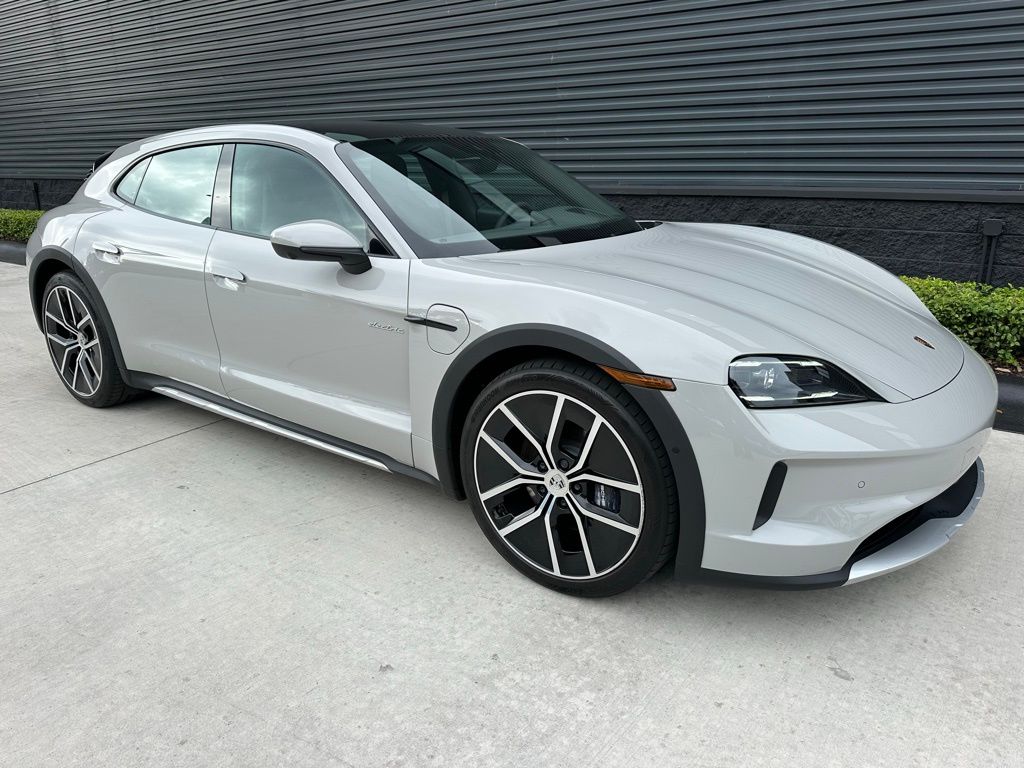 Thumbnail: 2025 Porsche Taycan - 11