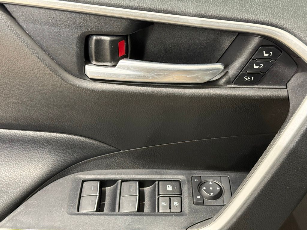 Thumbnail: 2024 Toyota RAV4 - 16