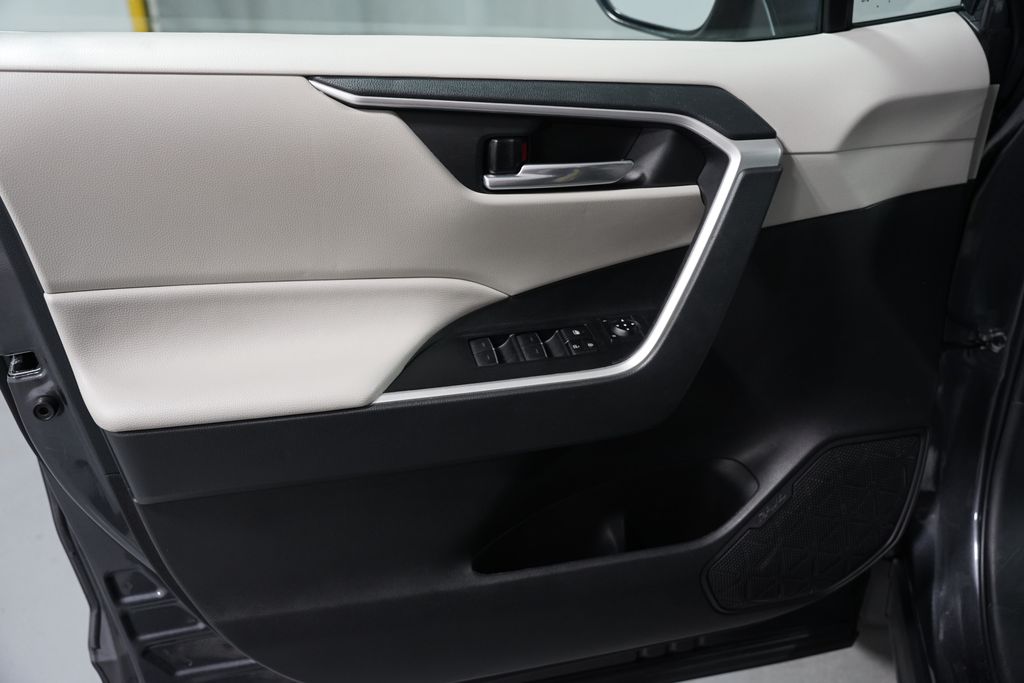 Thumbnail: 2024 Toyota RAV4 - 30