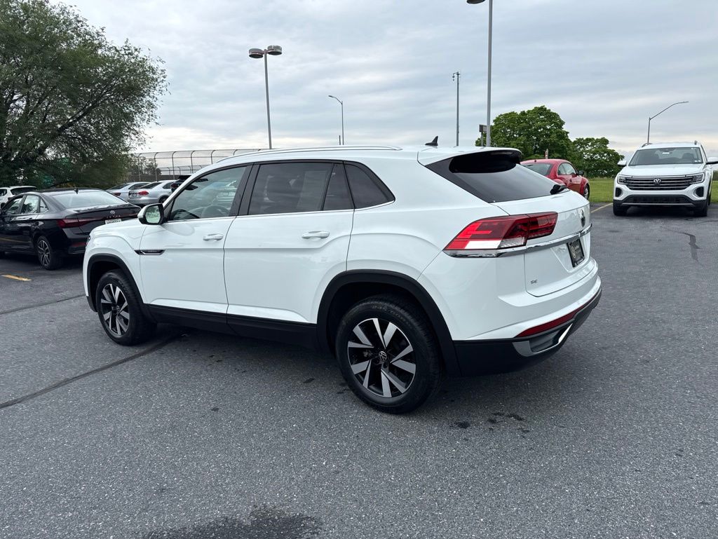2023 Volkswagen Atlas Cross Sport 2.0T SE White at Sutliff Volkswagen